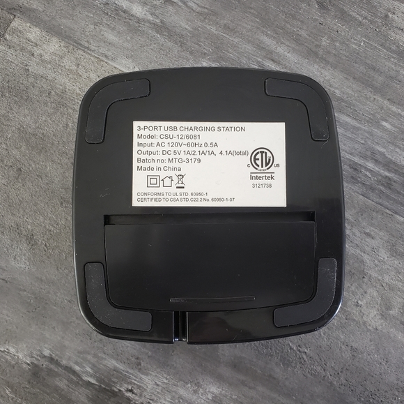 Grey SoundLogic XT 3-Port USB Charging Station - Picture 3 of 3